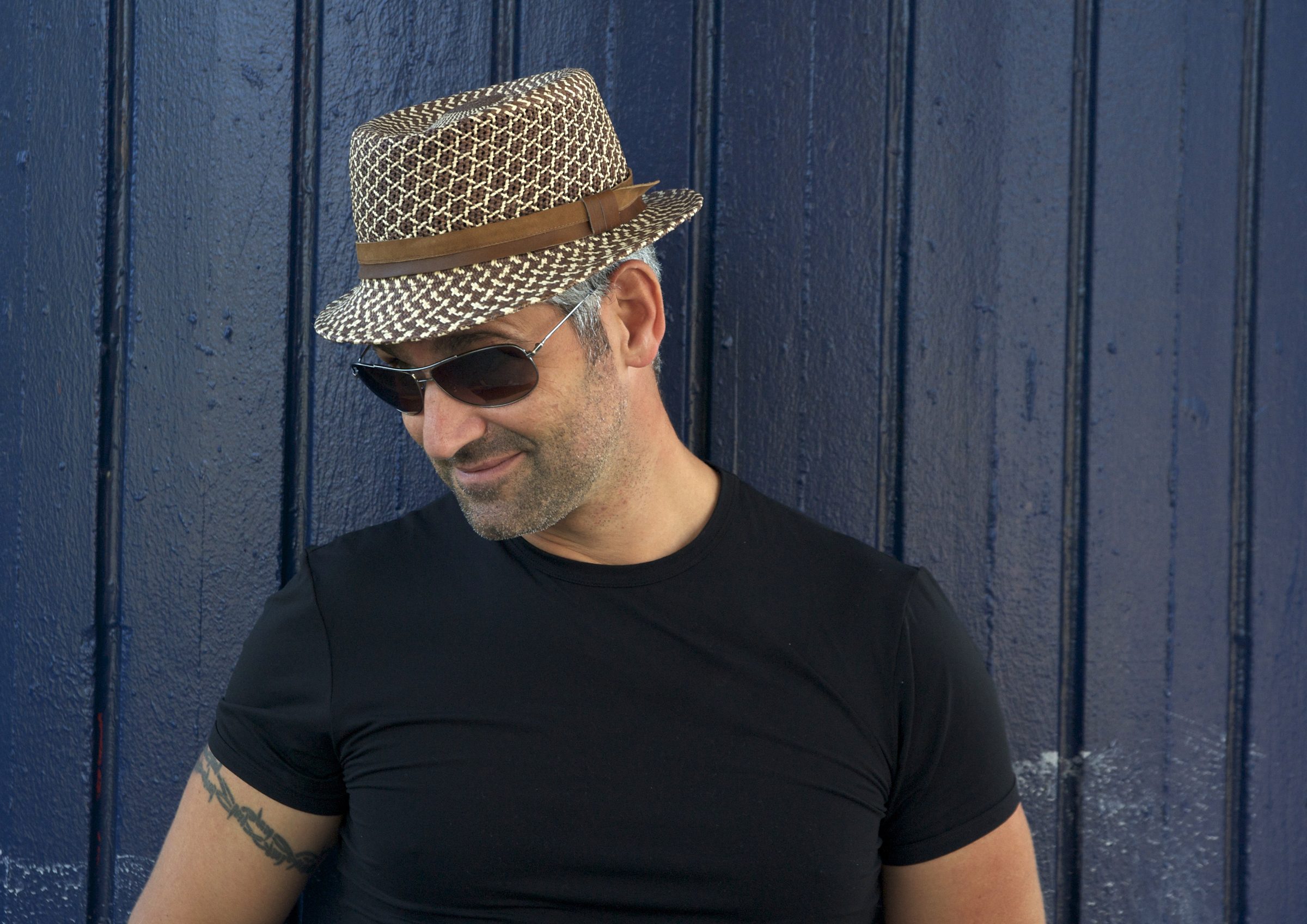 Lifestyle photo of person wearing Arte Andino Habana panama hat outdoors